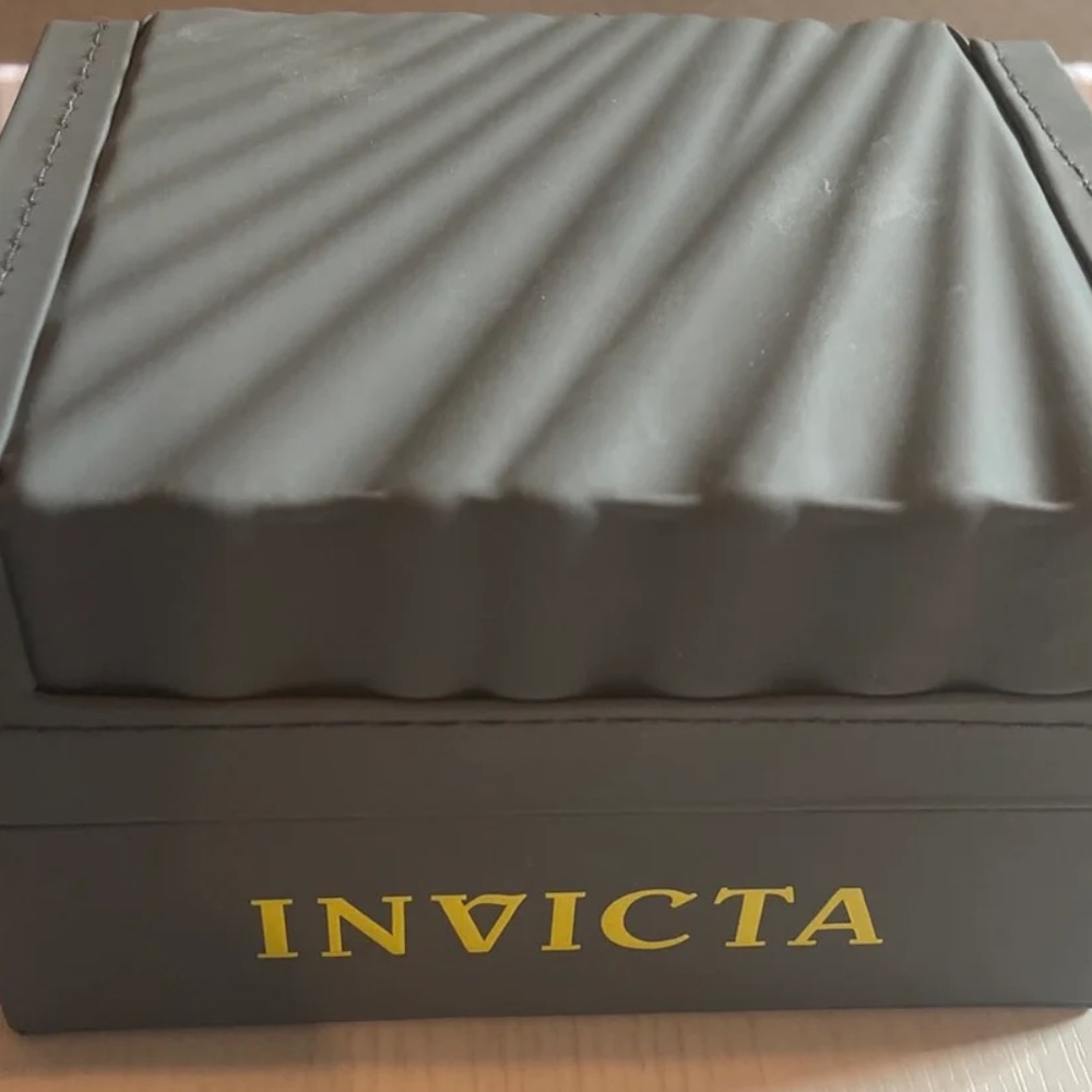 INVITA Grey Colletor's Special Edition Gift Box